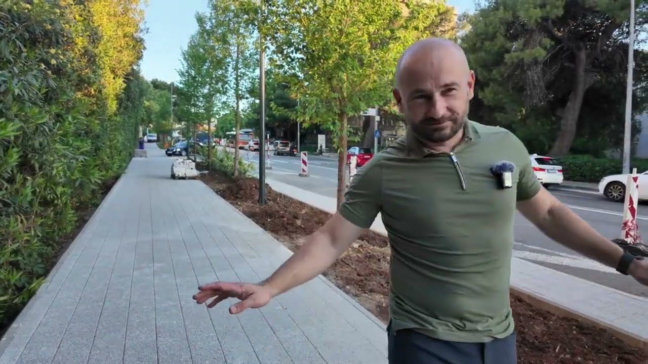 VALENTIN DUJMOVIĆ Zašto u 'ulici brijestova' nisu divlje naranče? Jesam se ja ovog trebao sjetiti? 1 YouTube player