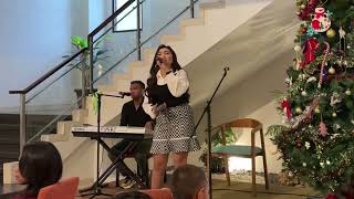 Stella Lawalu cover Song Selamat Natal Mama Papa white Christmas Dinner sahtid Tmore Hotel Kupang