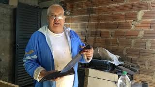 Testando Resistência Da Faca Forjada Em Mola De Caminhão