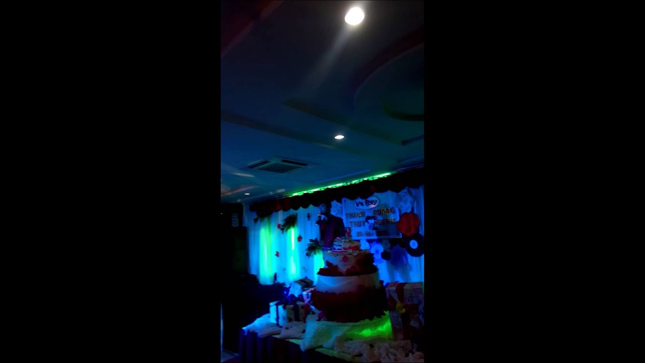 9(Muvik) Hai Hot Boy Qung Co D Hng - Video