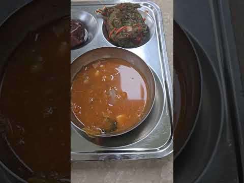 오늘의 점심#식당밥#부대찌개#참나물무침#깻잎김치#함박스테이크#깍두기#아이스슈