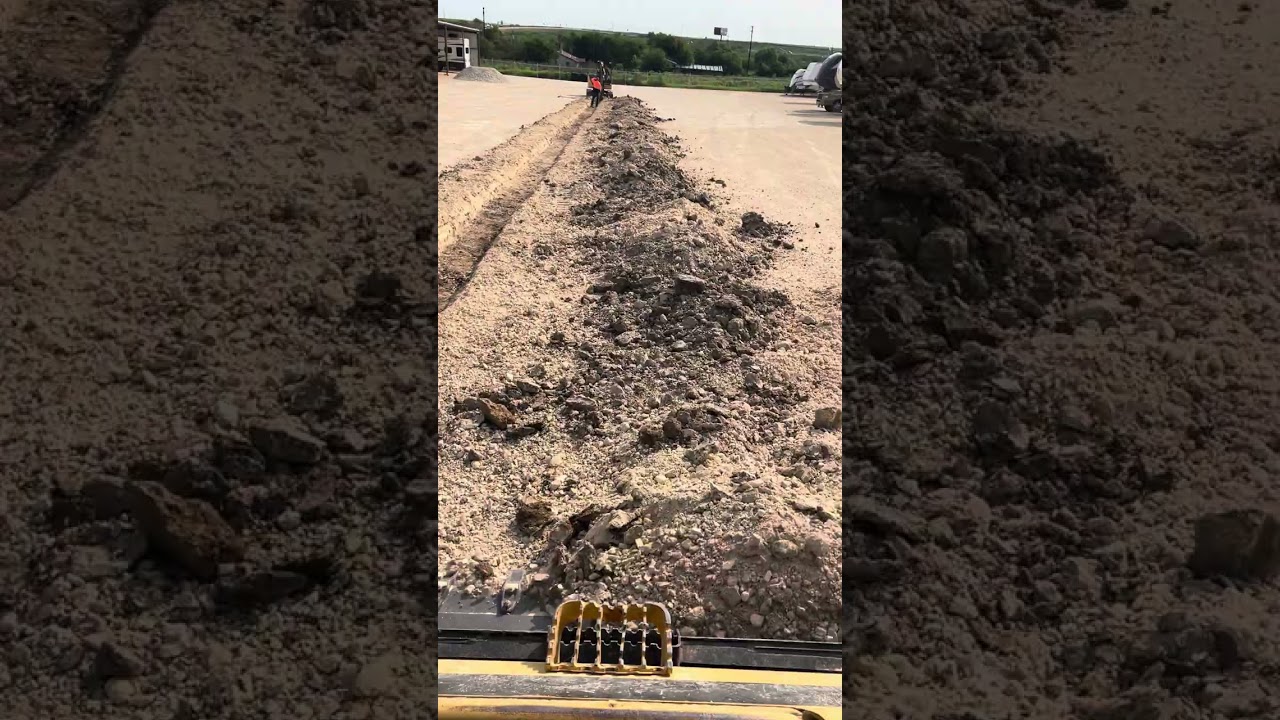 That Satisfying Scoop! 🏗️ There’s nothing quite like the feeling of scooping up all the excavation