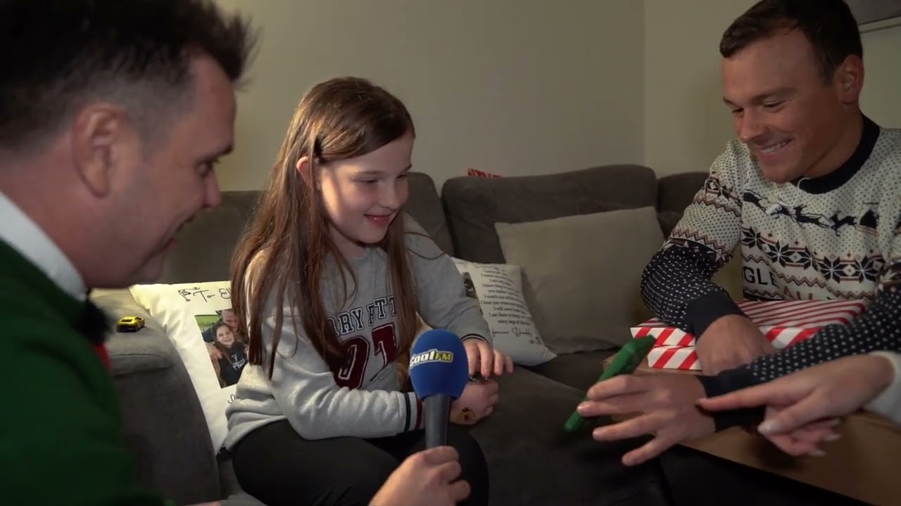 Deck the Halls #2 - Pete, Paulo & Rebecca visited Ella (10) & James (2) in Crossgar