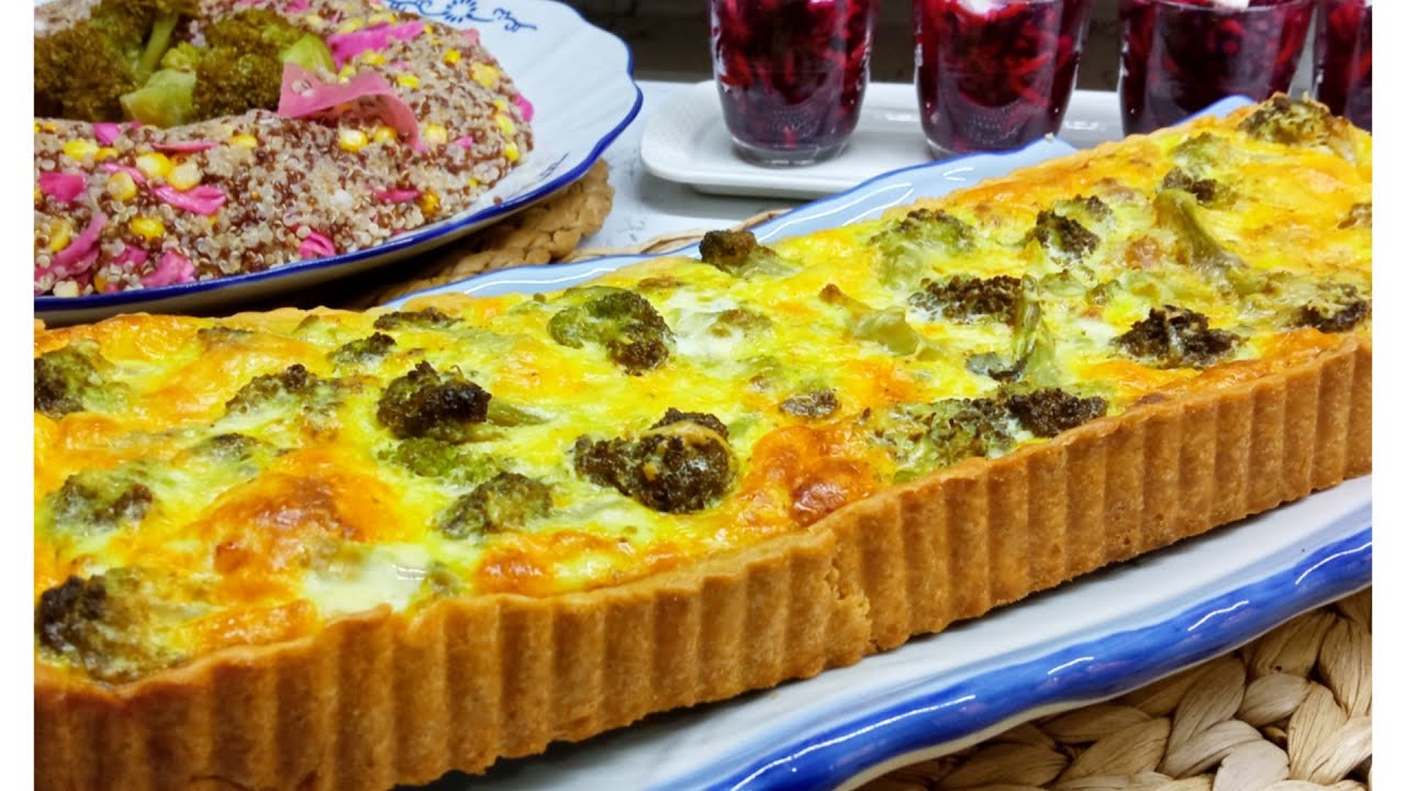 مائدة غذاء صيفية خفيفة وصحية بالخضر المخمرة/ كيش بالبروكلي سلطة الكينوا والكروم وسلطة الباربا