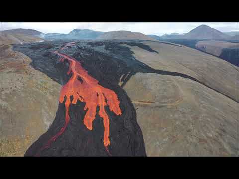 Lava overruns the rim to the east of the Switchbacks on Route A