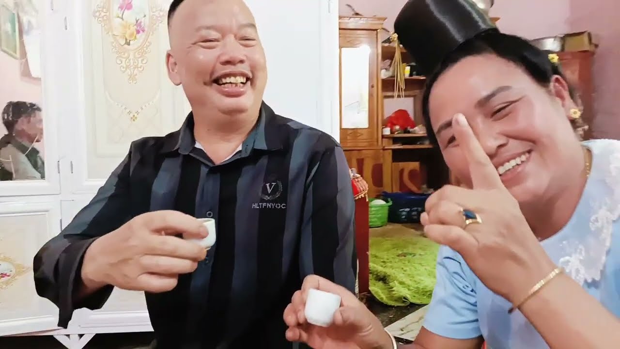 Hát chúc Tết cho quàng ngoan yv