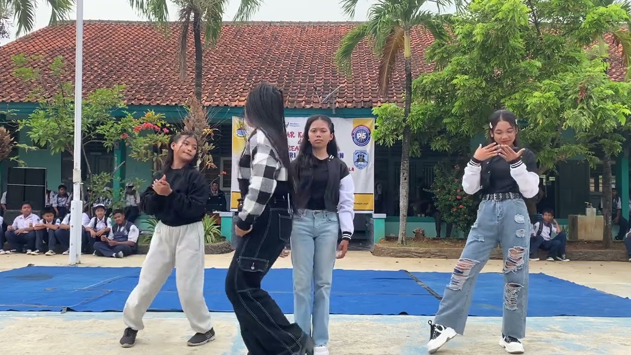 Kelas 8D | Lomba Menari/dance “Gelar Karya P5” Dengan Tema Kewirausahaan | Tahun Pelajaran 2024/2025