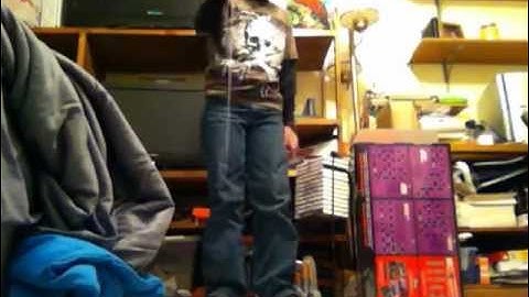 Yo yo tricks (walk the dog)