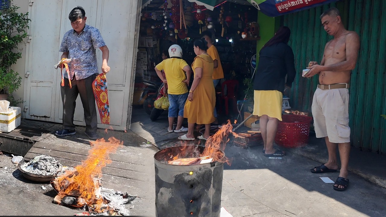 Happy Chinese New Year 2025 | Walking Street at Riverside Phnom Penh