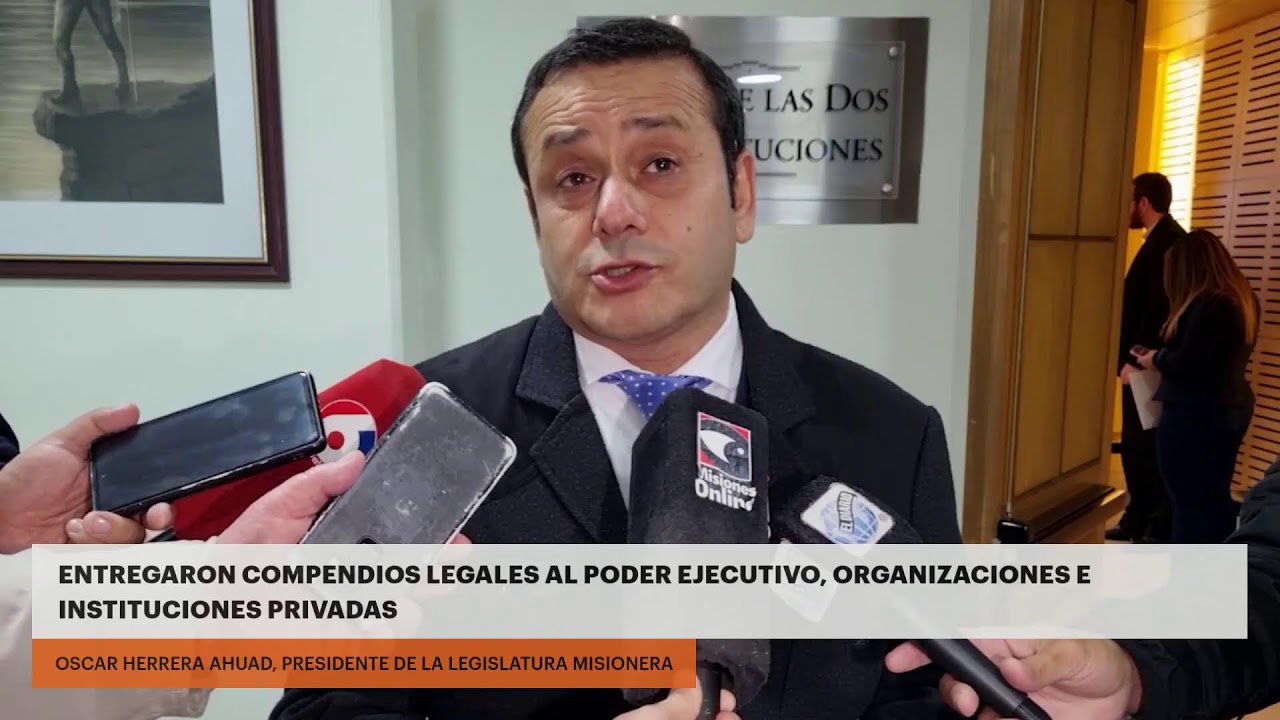 Entregaron compendios legales al Poder Ejecutivo, organizaciones e instituciones privadas