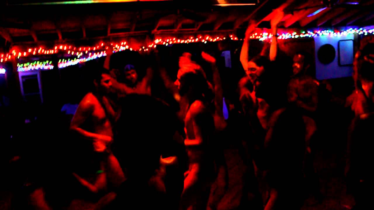 FUNKY NUGGETS NAKED DANCE PARTY @FYN SUMMER BASH (1:38) - YouTube
