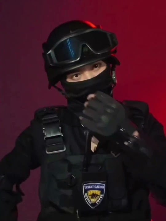 Now i wanted to be a cr*m*nal and willing to be arrest by this Hottest Lieutenant Vayo😭🫠🔥#srchafreen