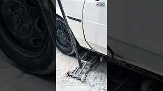 Unique way to lift a car. #viral #machine #technology