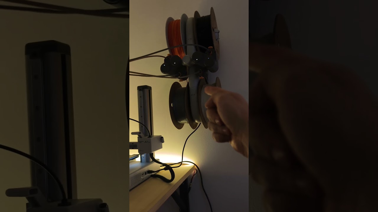 Нашел крепление на стену для Ams lite, для принтера.На сайте makerworld забивает wall mount ams lite