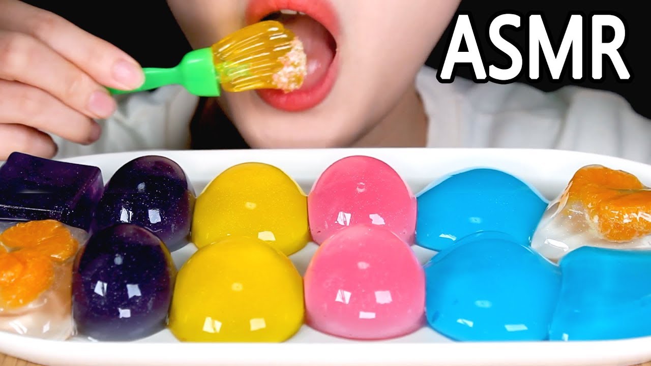 ASMR EDIBLE GLITTER JELLY EATING SOUNDS 식용 반짝이 젤리 咀嚼音 食用輝くゼリーを食べる