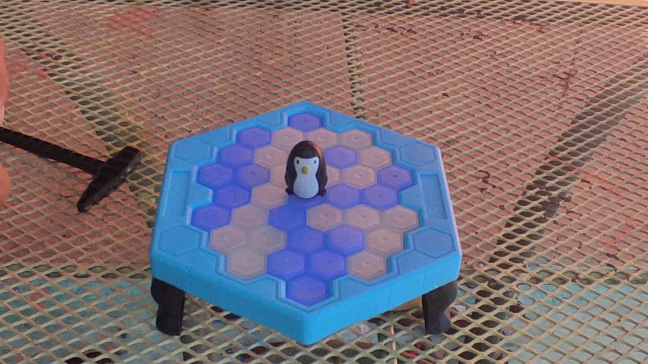 Derriba al pingüino / probando juegos de mesa