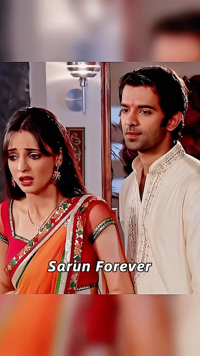 ‏Khushi's look changed in seconds when she saw the gift and Arnav's reaction to Khushi😂#ipkknd