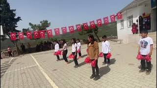 Alaca Ilkokulu 23 Nisan Biz Hep Böyleyiz Şarkısı