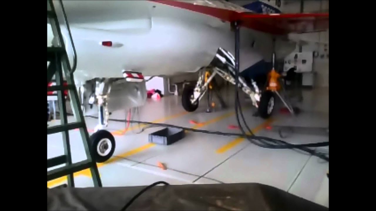F-16 landinggear test - YouTube