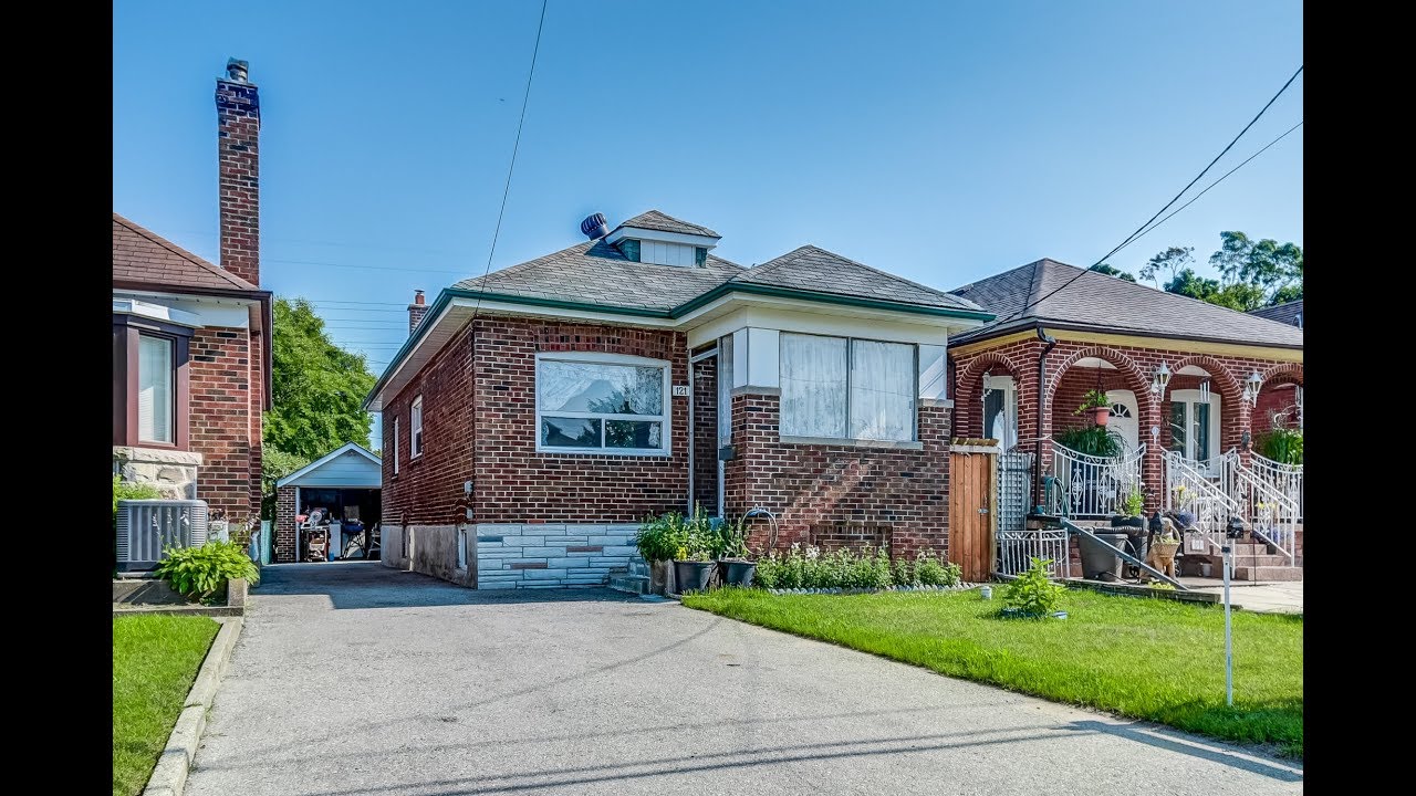 121 Foxwell St, Toronto, ON