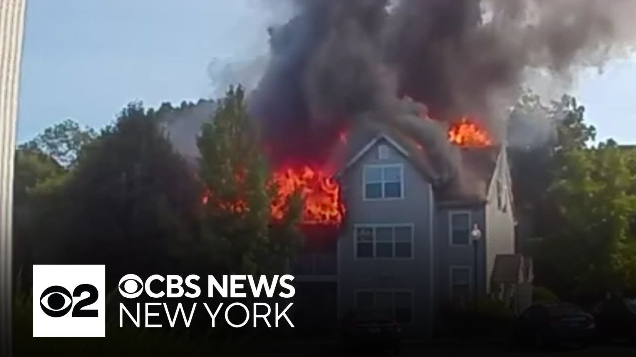 7 families displaced in Nanuet, N.Y. apartment building fire - YouTube