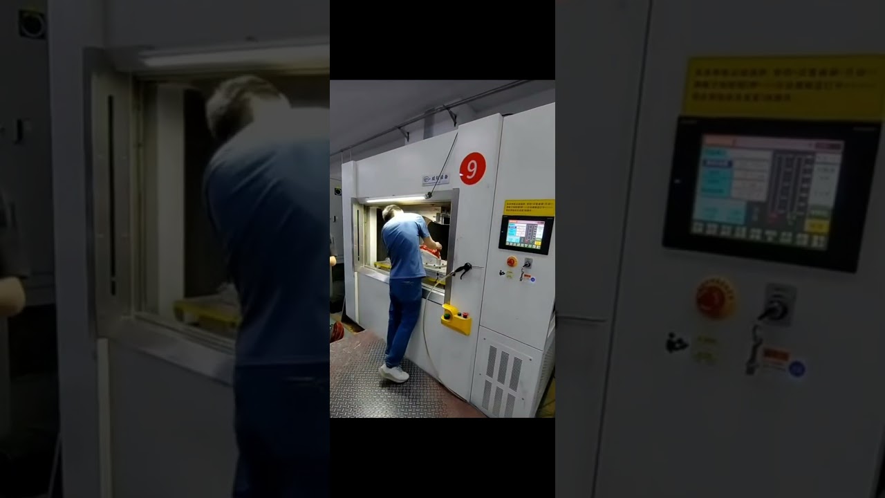 Linear Vibration Friction Welding Equipment, Welding Auto Tail Lights, Material: ABS+PC