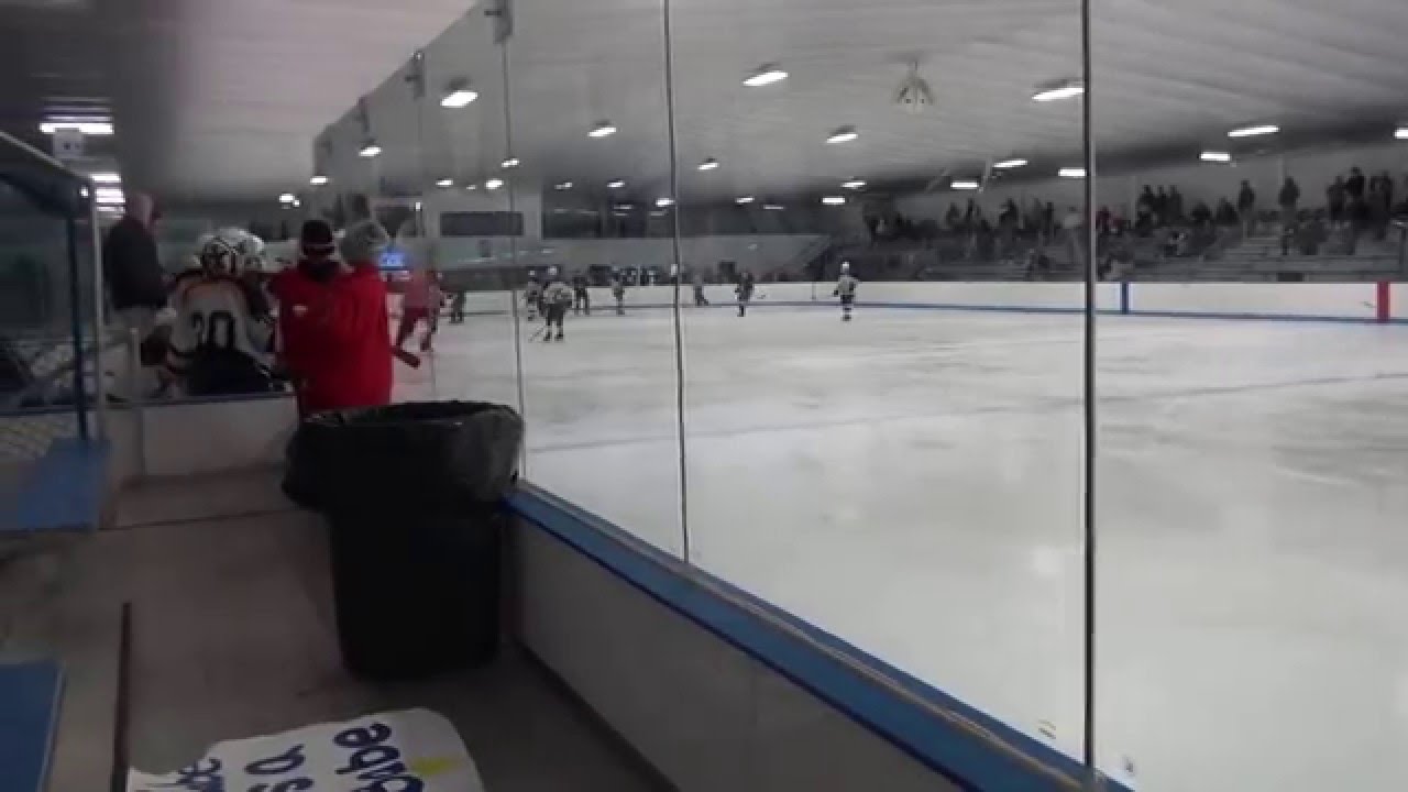 20151223211449 Hanover vs Cohasset Ice hockey game played at Hobomock