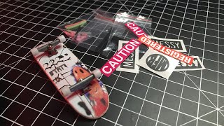 Messy Fingerboards Unboxing