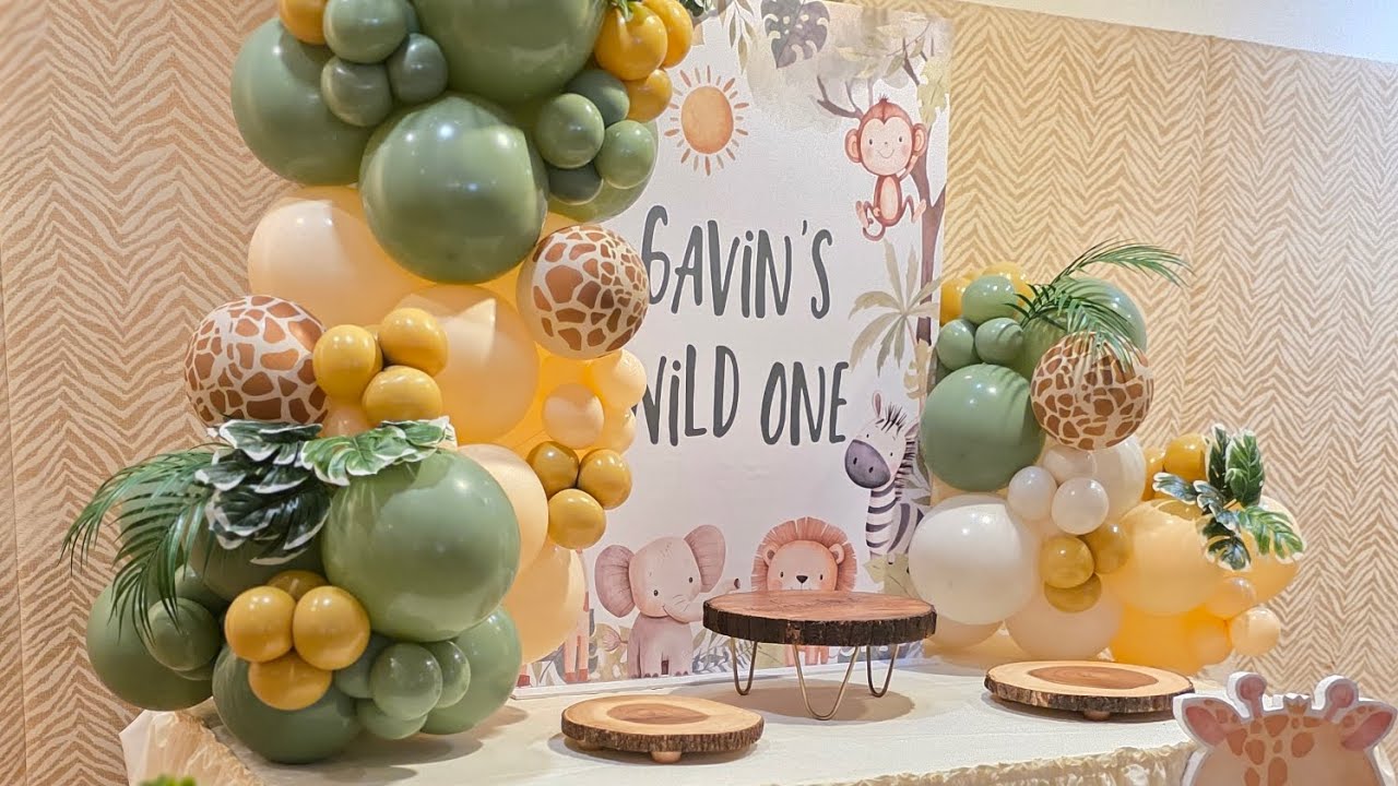 Tabletop/Cake Table Decoration | Safari Jungle Theme | Balloon Garland | Wild One 
