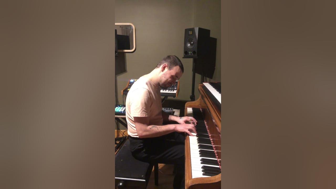 Little vibe on my new single "Probe" Out everywhere :) #electronicmusic #piano #musician #electronic Little vibe on my new single "Probe" Out everywhere :) #electronicmusic #piano #musician #electronic