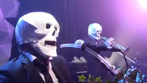 Electro rock live session with 3D mapping Vjing - Lazarus band