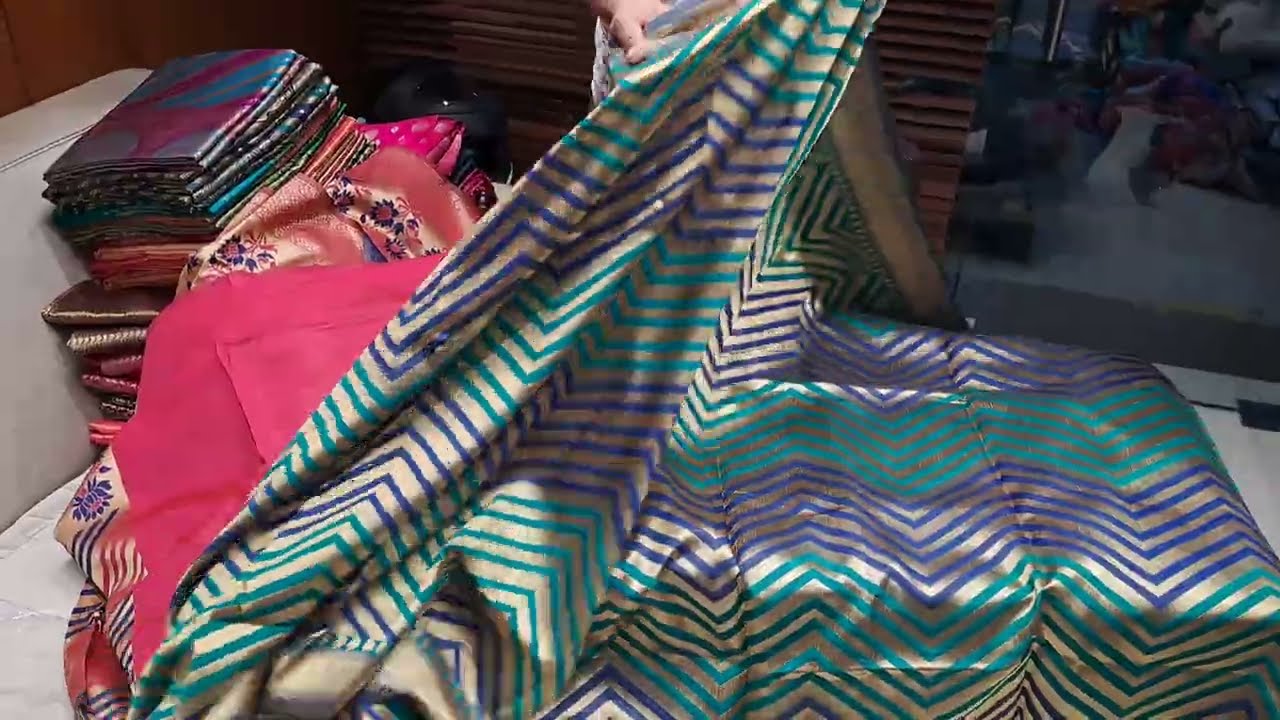 Коллекция шелковых сари. Номер WhatsApp: +91 9327507276