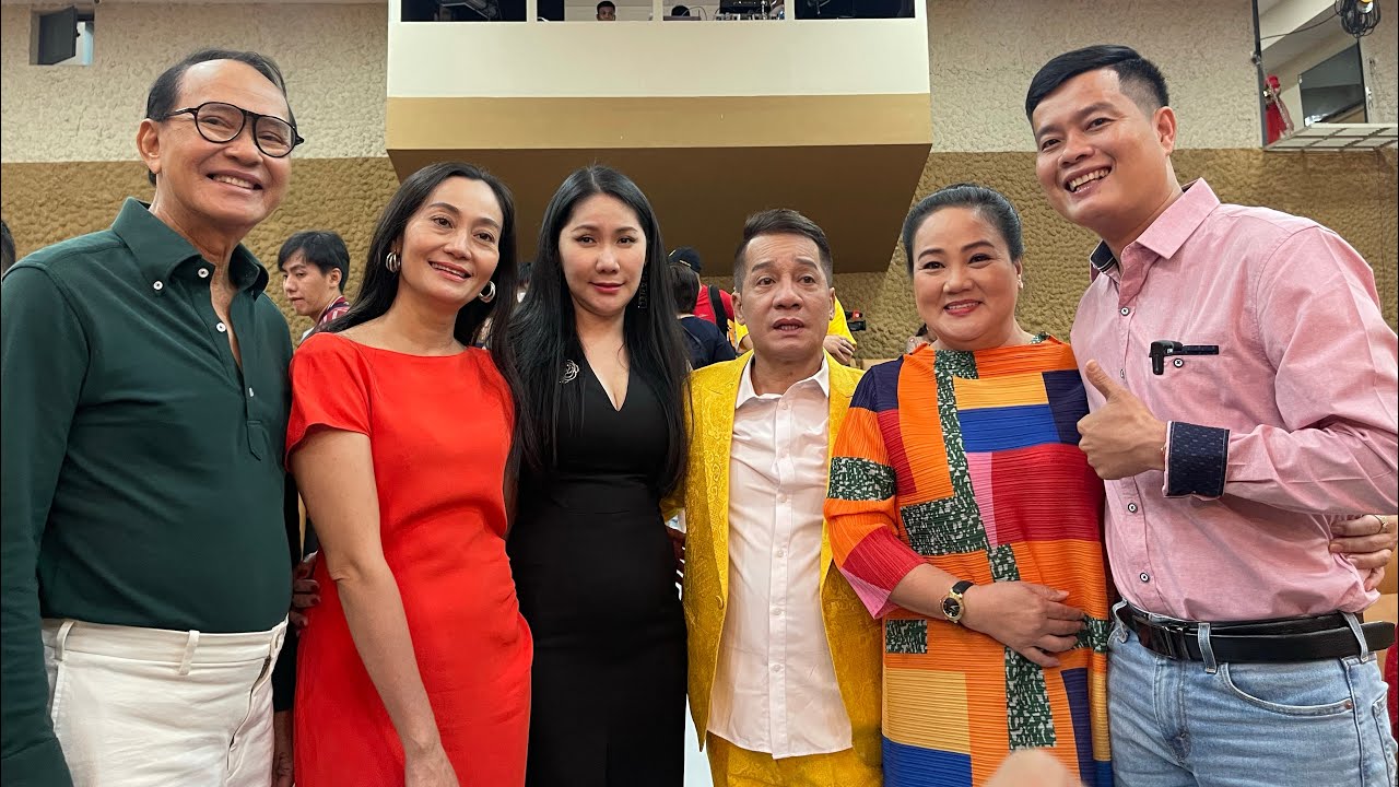 Khương Dừa dự khai trương sân khấu mới của Danh hài Minh Nhí gặp quá trời nghệ sĩ nổi tiếng