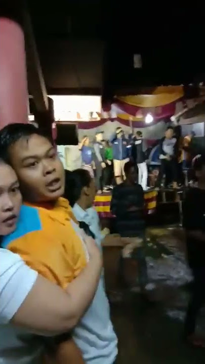 VIRAL..!!! PENAMPAKAN HANTU SAMBIL NYANYI MENGGEGERKAN WARGA LEMBURSITU KOTA SUKABUMI PART I ..!!!