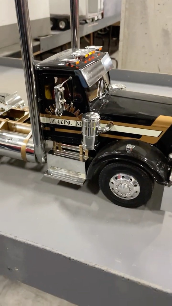 King Hauler with a lowboy trailer and Bulldozer - YouTube