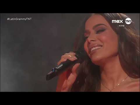 Capa de 🎥 l Entregando vocais e beleza, confira a performance completa de Anitta (Vídeo Completo)...
