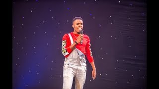 CHEKA TU. Mzalendo Edition. MC Kisoli kwenye stage.