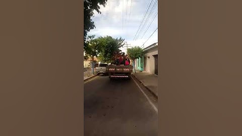 nunca vi tanta gente feia em  um metro quadrado, Já viu ? kkkkkkkkkk