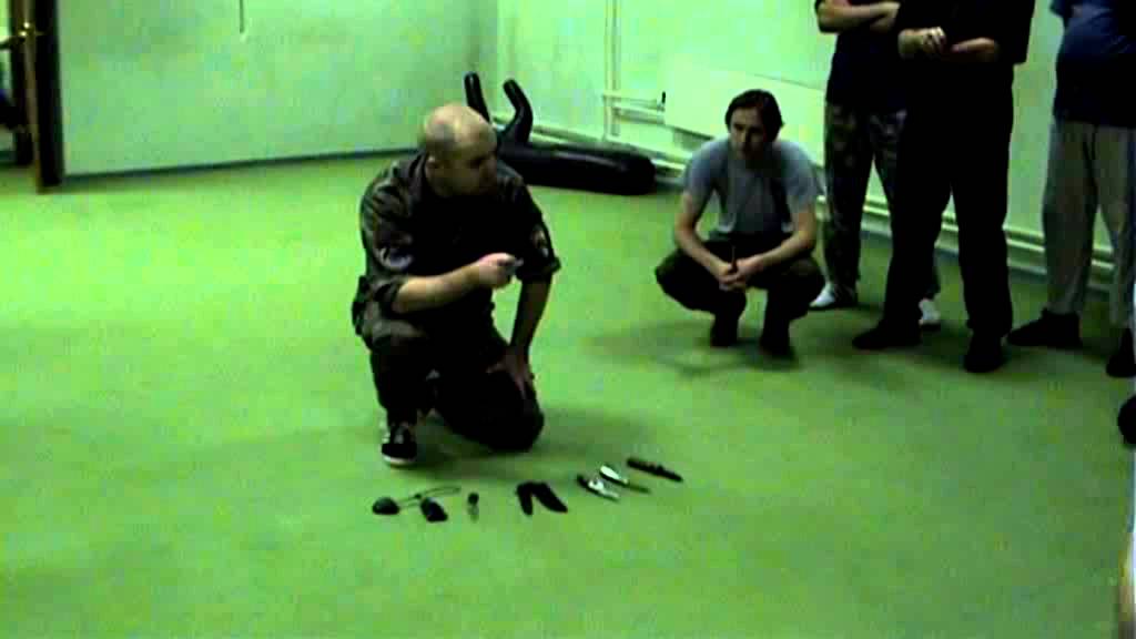 Тренировка ножевого боя. Ножевой бой с керамбитом. Цыганский ножевой бой. Мусат ножевой бой. Сектора в ножевом бою.