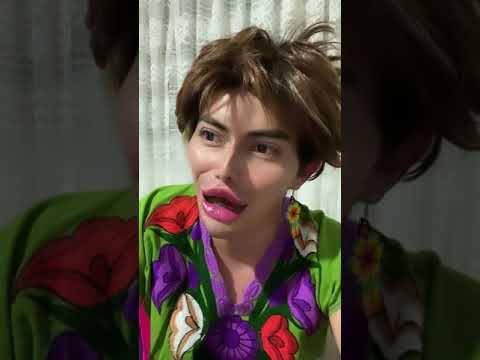 Las señoras el 15 de septiembre en México siempre enojadas