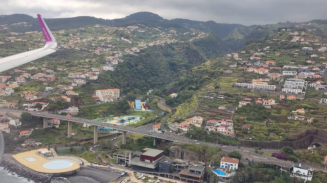 11.05.2025 Landing  at Madeira Airport (FNC).