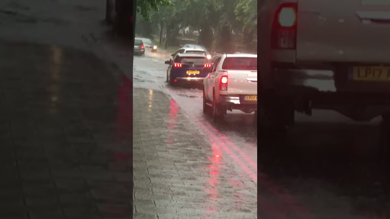 London, Kew Bridge Road Flooding. Video 2021 07 13 at 15 04 39