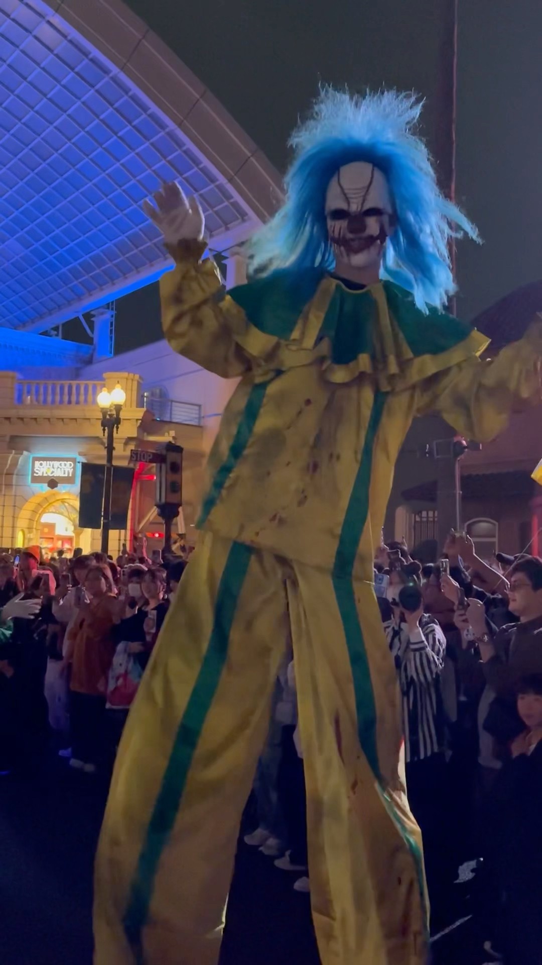Universal Studios Japan Halloween Horror Night Dancing Giant