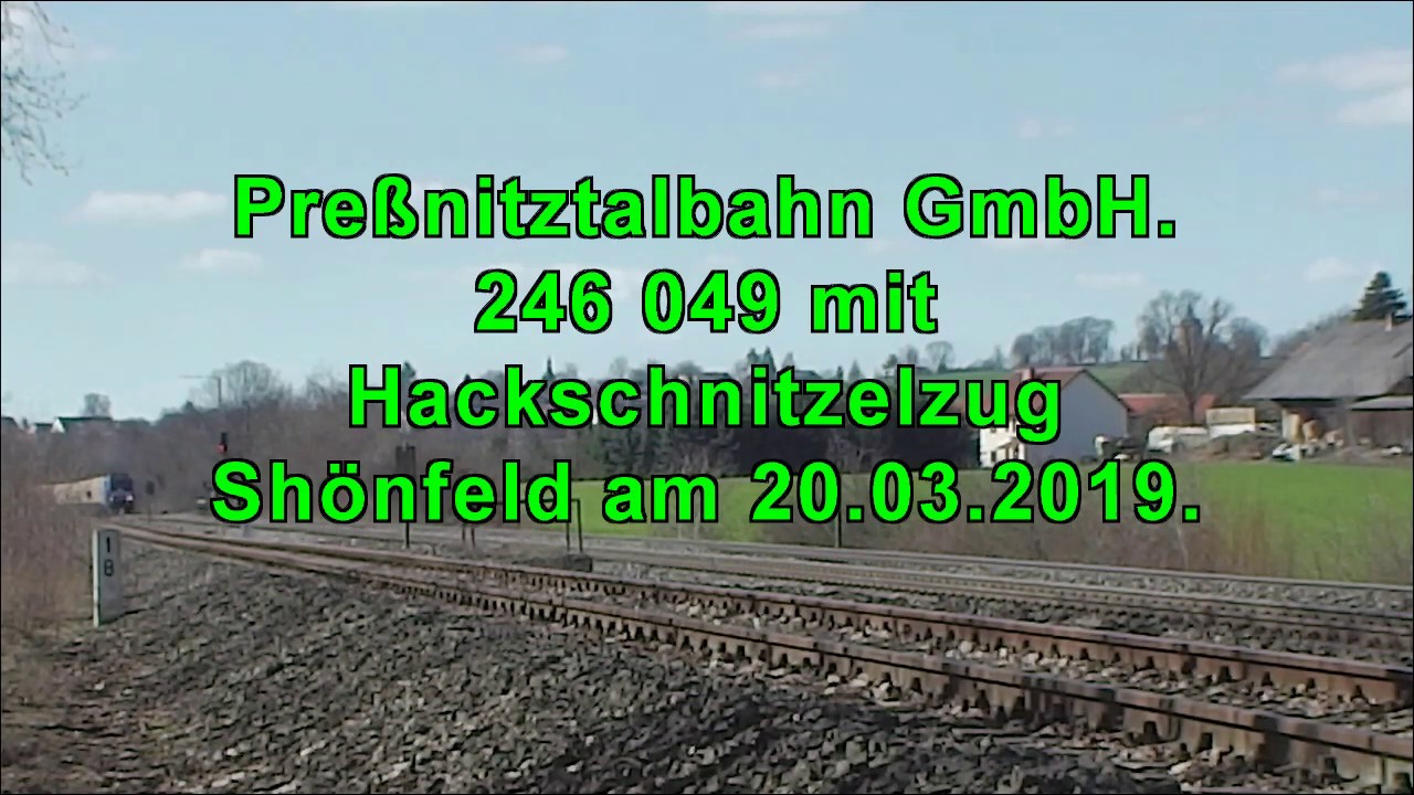 Preßnitztalbahn GmbH mit Hackschnitzelzug bei Schönfeld am 20.03.2019.
