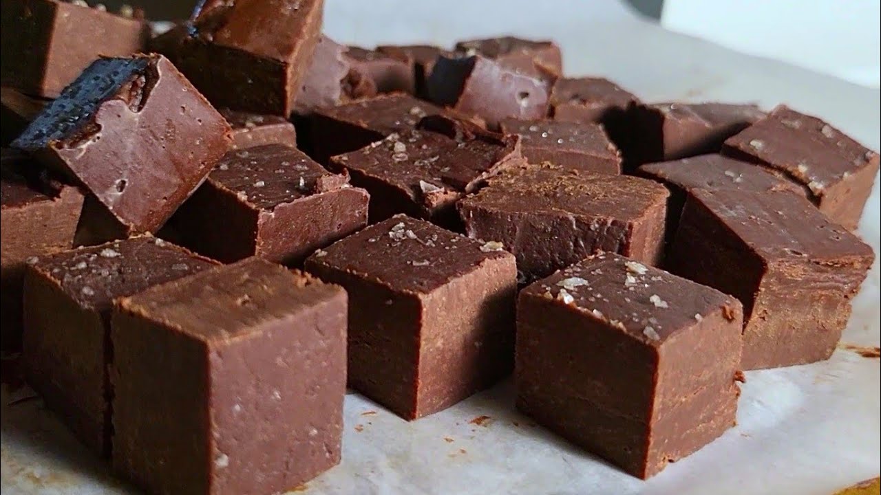 2 ingredients will make the EASIEST Fudge ever! Microwave FUDGE recipe