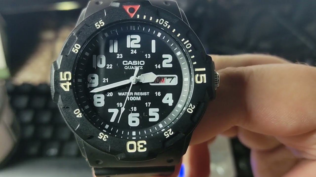 Распаковка кварцевых наручных часов Casio MRW-200H-1BVDF