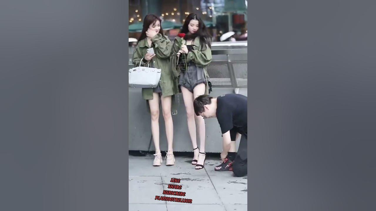 Proposing Chinese Girl By Cute Boy On Street #tiktokchina #fashiondouyin #plan100trillion