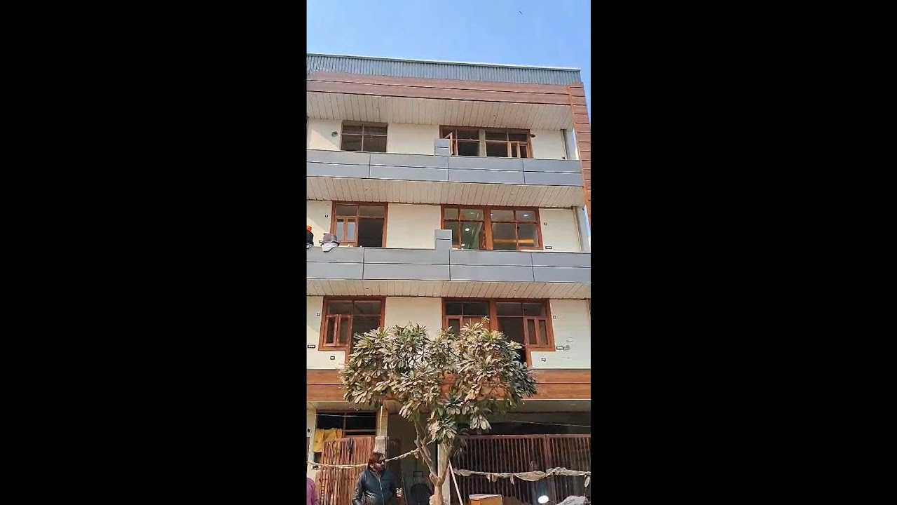 Luxurious 3BHK Builder Floor | Jaipuria Sunrise Near Lal Kuan NH-24 | 85 Lakhs | Park Facing