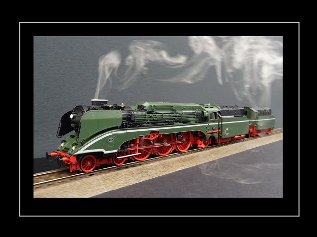 Trix HO 25020 DR Br18 201 DCC Sound and Dynamic smoke - YouTube