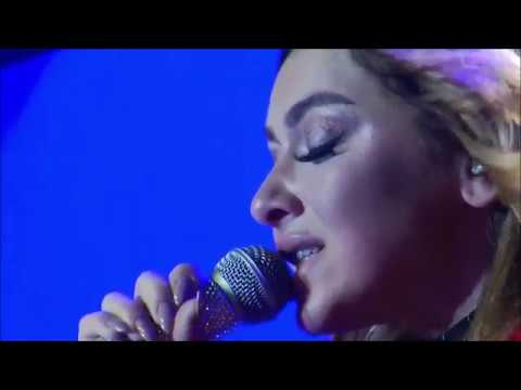 Hadise - Lay Me Down / Bostancı Gösteri Merkezi